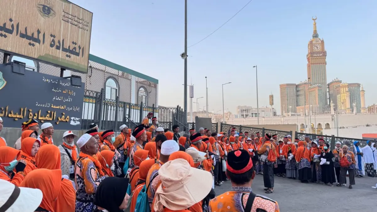 Jemaah haji asal Kota Madiun menjalani aktivitas di Makkah menjelang kepulangan ke Tanah Air. FOTO: ISTIMEWA