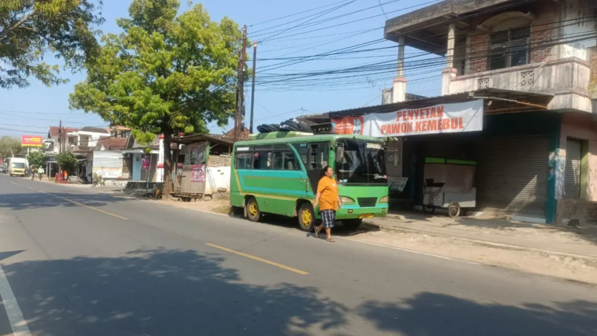 Armada angkutan pedesaan (angkudes) di Kabupaten Pacitan terus berkurang. NUR CAHYONO/JAWA POS RADAR PACITAN