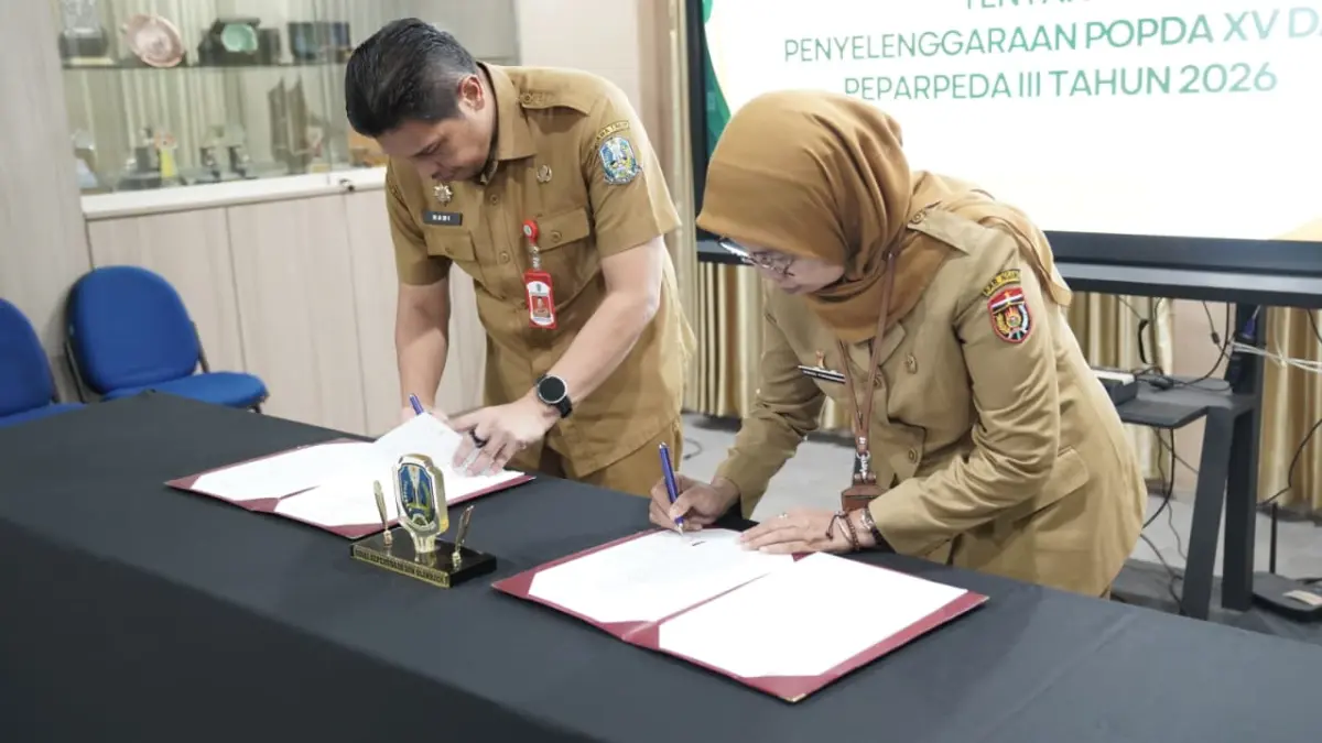 Disparpora Ngawi bersama Pemprov Jawa Timur menandatangani nota kesepahaman penyelenggaraan Popda XV dan Peparpeda III Jatim 2026. FOTO: ISTIMEWA
