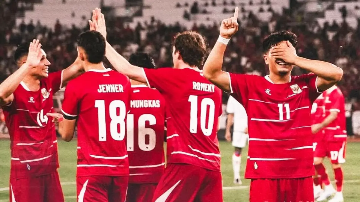 IKONIK: Ragnar Oratmangoen melakukan selebrasi dengan mengacungkan jari telunjuk sambil menutup mata usai mencetak golnya di FIFA Matchday melawan Oman. (IG @timnasindonesia)
