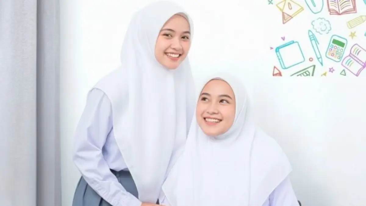 Ilustrasi rekomendasi hijab segi empat anak sekolah.