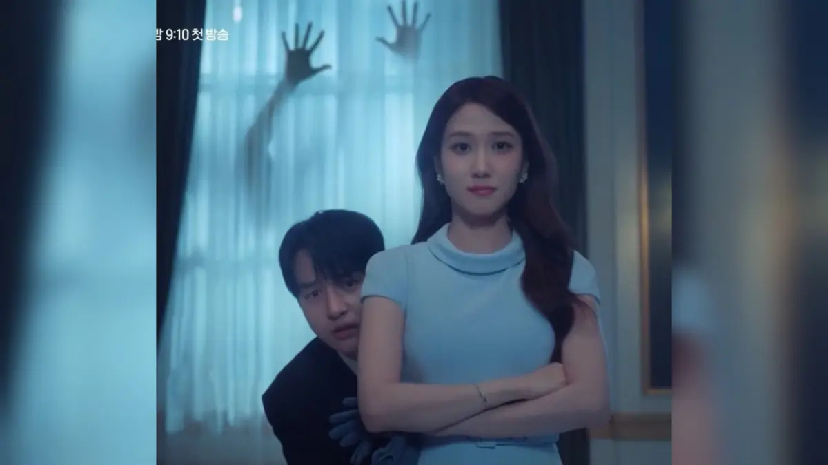 Park Eun-bin membintangi drama terbaru Spooky in Love yang diadaptasi dari film populer Spellbound. FOTO: NETFLIX