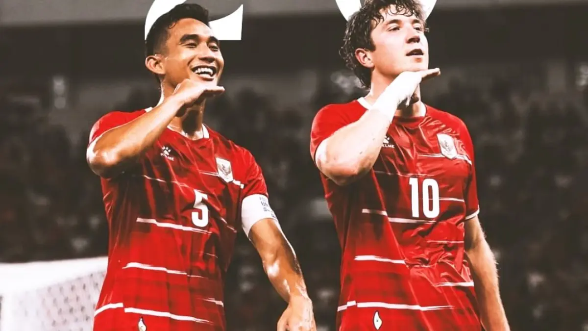 UNGGUL: Rizky Ridho dan Ole Romeny merayakan gol kedua Indonesia ke gawang Oman. (IG @timnasindonesia)