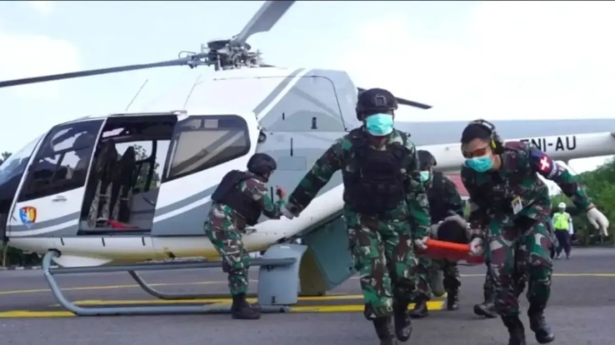 Personel Lanud Iswahjudi menjalankan simulasi operasi Search and Rescue (SAR) dalam Latihan Kesiapsiagaan II Kodau II Sikatan Daya 2026. FOTO: ISTIMEWA