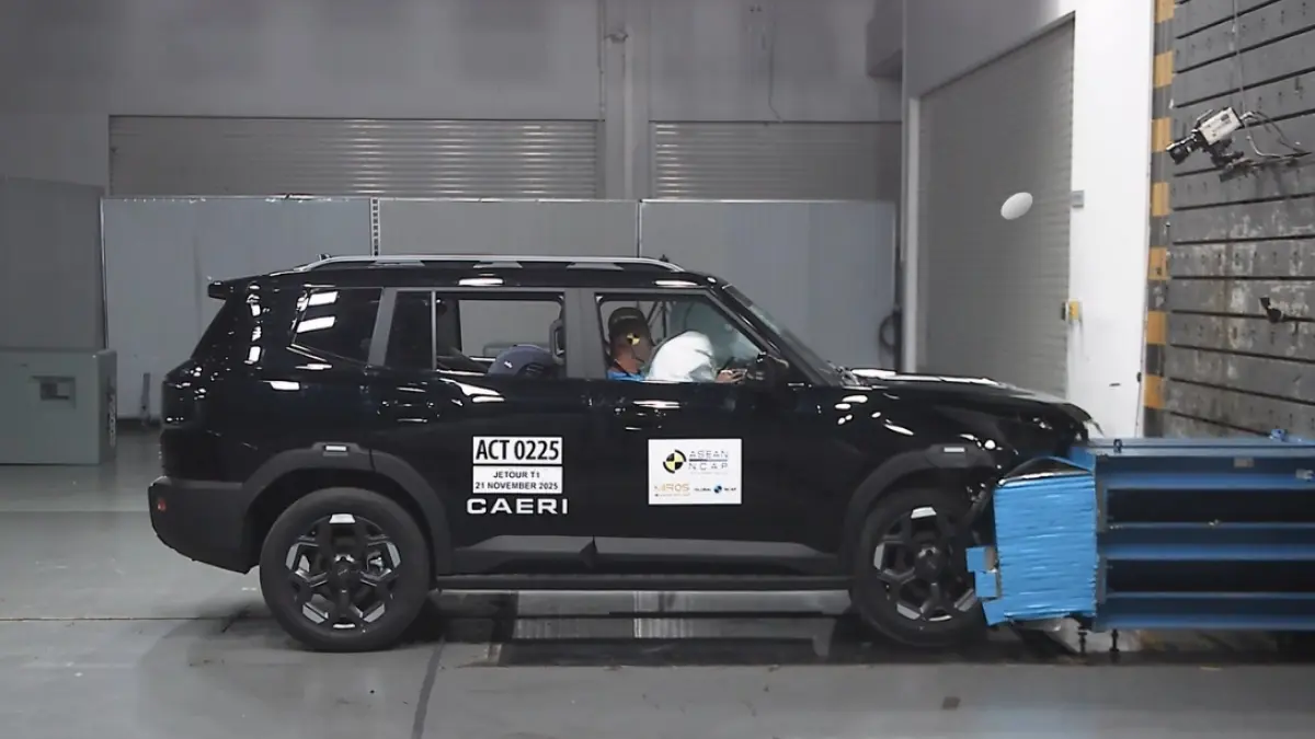 Uji tabrak mobil PHEV Jetour T1.