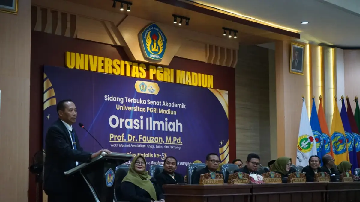 Wamendiktisaintek Prof Fauzan menyampaikan orasi ilmiah di acara Dies Natalis UNIPMA ke-51.