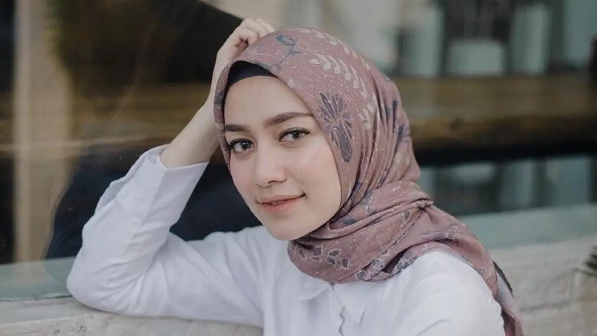 Ilustrasi rekomendasi hijab traveling.