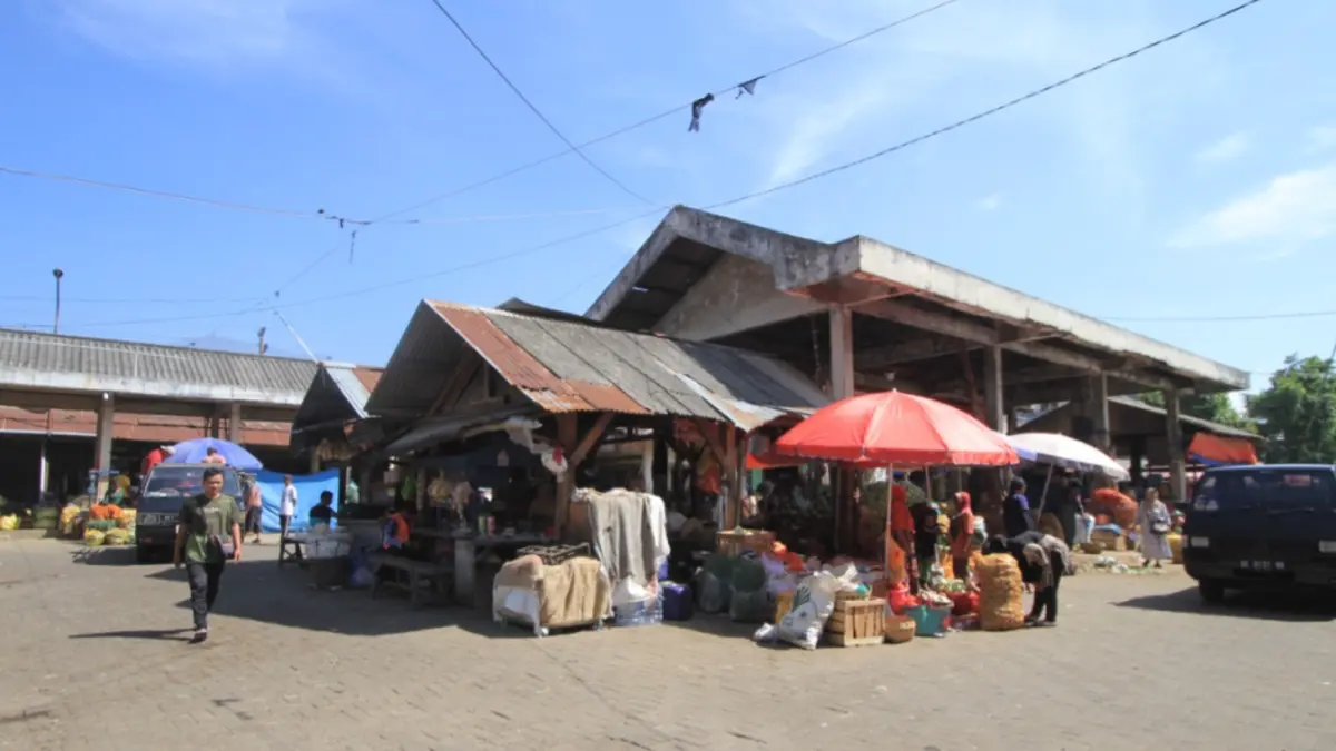 MENUNGGU REVITALISASI: Kondisi Pasar Sayur Magetan yang menjadi pusat perdagangan terbesar di Kabupaten Magetan. AJI PUTRA/JAWA POS RADAR MAGETAN
