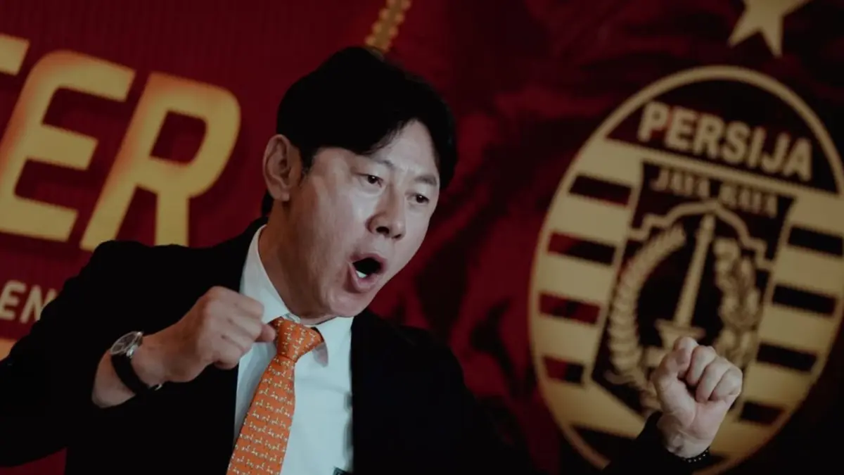Shin Tae-yong saat diperkenalkan sebagai pelatih baru Persija untuk BRI Super League 2026/2027. (IG PERSIJA)