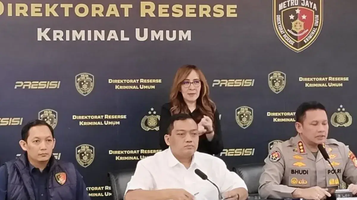 Dirreskrimum Polda Metro Jaya, Kombes Pol Iman Imanuddin (tengah) saat konferensi pers di Jakarta (www.antaranews.com)