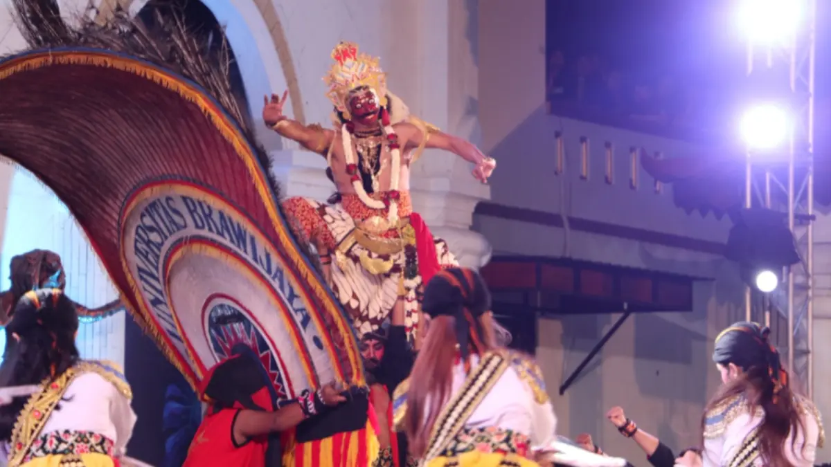 JUARA BERTAHAN ABSEN: Penampilan Reog Brawijaya Universitas Brawijaya pada Festival Nasional Reog Ponorogo tahun lalu. DOK RADAR PONOROGO