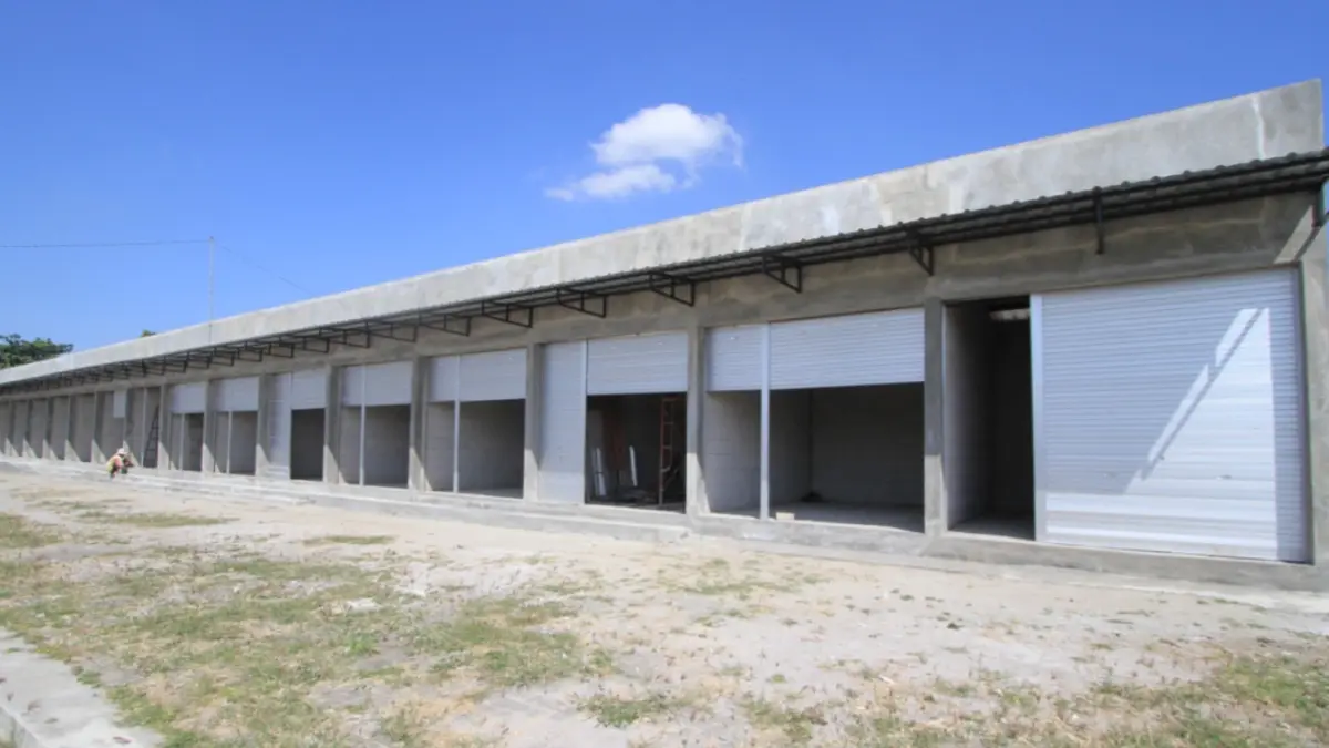 SIAP DIRELOKASI: Bangunan kios yang disiapkan Pemkab Magetan untuk menampung pedagang terdampak penataan Stadion Yosonegoro. AJI PUTRA/JAWA POS RADAR MAGETAN