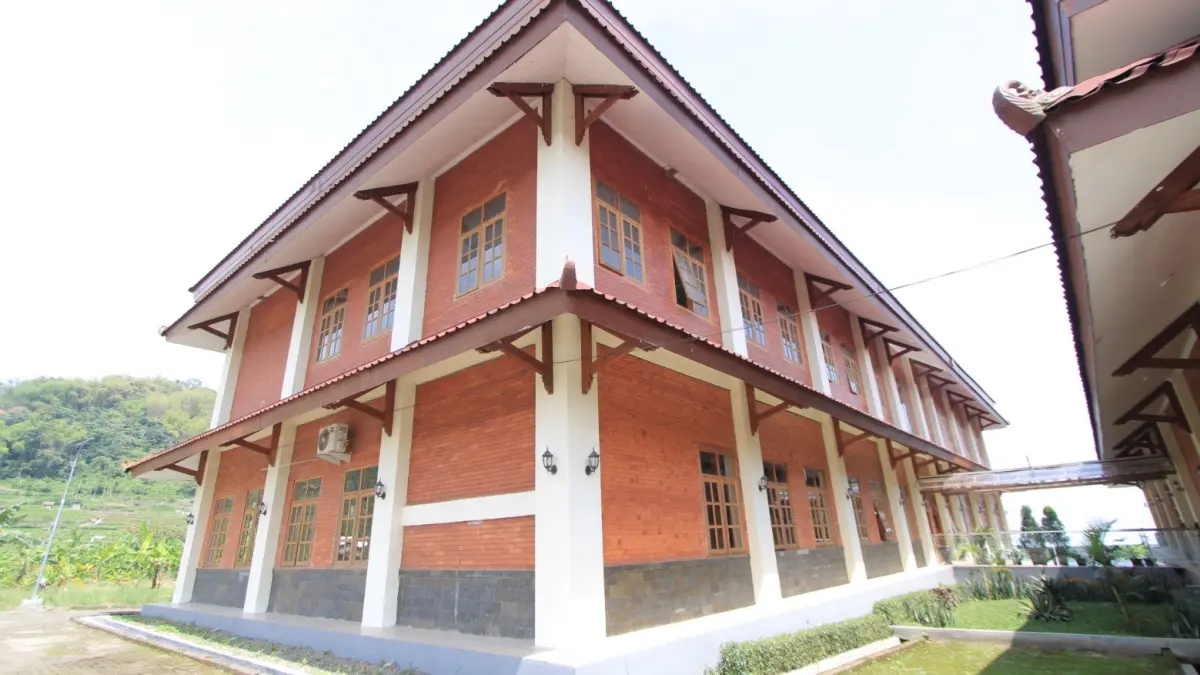 ASET DAERAH: Graha Literasi Magetan yang sempat diproyeksikan menjadi lokasi Sekolah Rakyat Rintisan. AJI PUTRA/RADAR MAGETAN