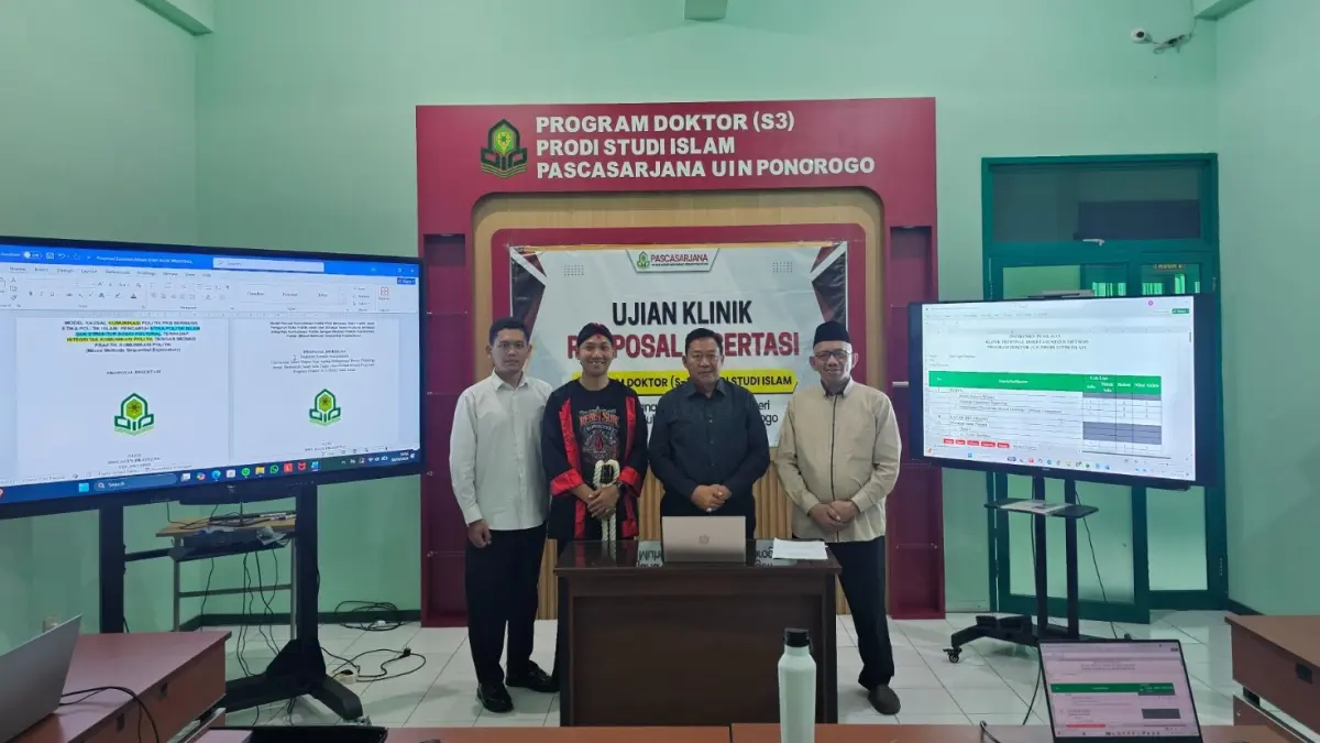 NOVELTY ILMIAH: Ketua DPRD Ponorogo Dwi Agus Prayitno memaparkan proposal disertasi Program Doktor Studi Islam UIN Ponorogo. FOTO: ISTIMEWA