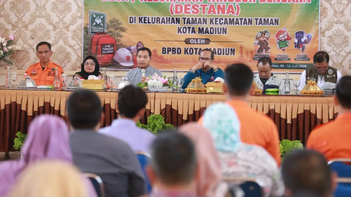 PERKUAT KESIAPSIAGAAN: Warga mengikuti pelatihan Desa/Kelurahan Tangguh Bencana (Destana) di Kota Madiun. BAGAS BIMANTARA/RADAR MADIUN