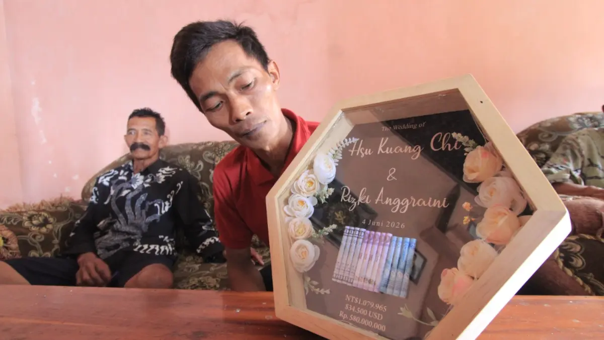 PULANG DAN MENIKAH: Rizky Anggraini, PMI asal Desa Gonggang, Kecamatan Poncol, Magetan, resmi menikah dengan warga Taiwan setelah bekerja lebih dari dua tahun di Negeri Formosa. AJI PUTRA/RADAR MAGETAN