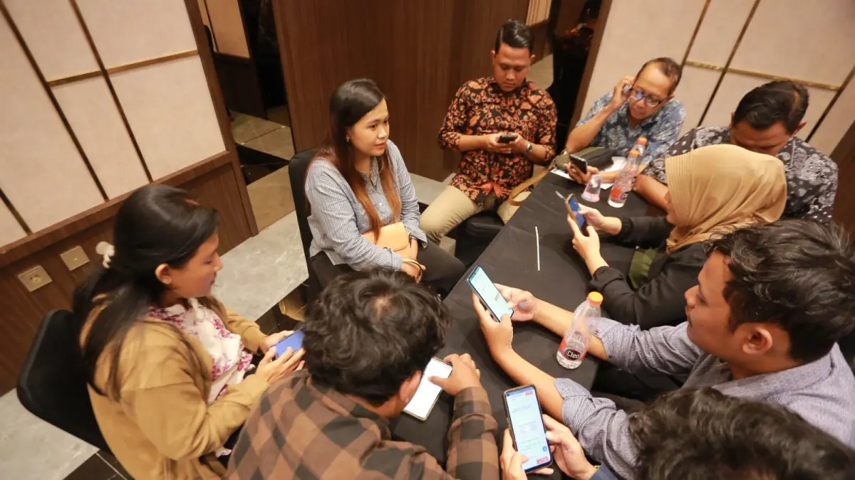 SIAP TURUN LAPANGAN: Petugas Sensus Ekonomi 2026 Kota Madiun mengikuti pelatihan sebelum diterjunkan melakukan pendataan rumah tangga dan pelaku usaha mulai 15 Juni hingga 31 Agustus mendatang. BAGAS BIMANTARA/RADAR MADIUN