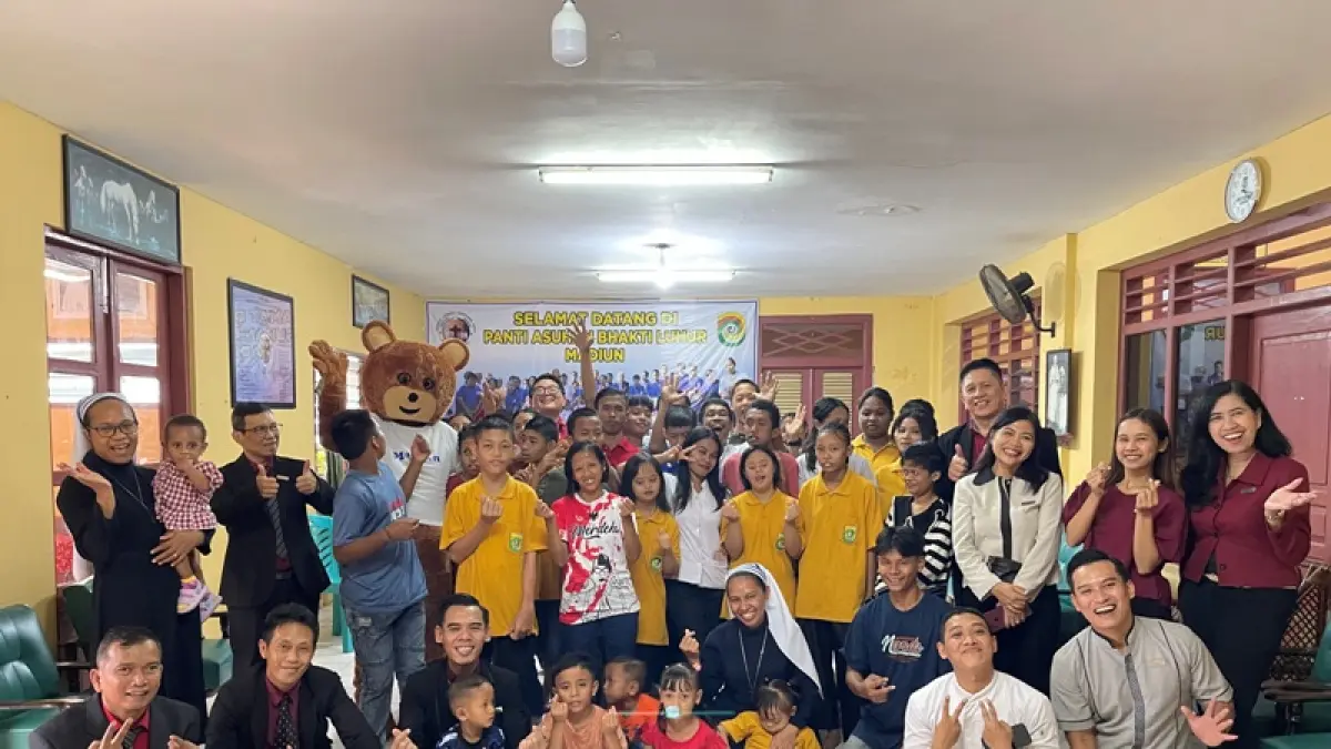 Momen penyerahan bantuan CSR Gempita Rahayu oleh Aston Madiun Hotel & Conference Center. (Aston Madiun)