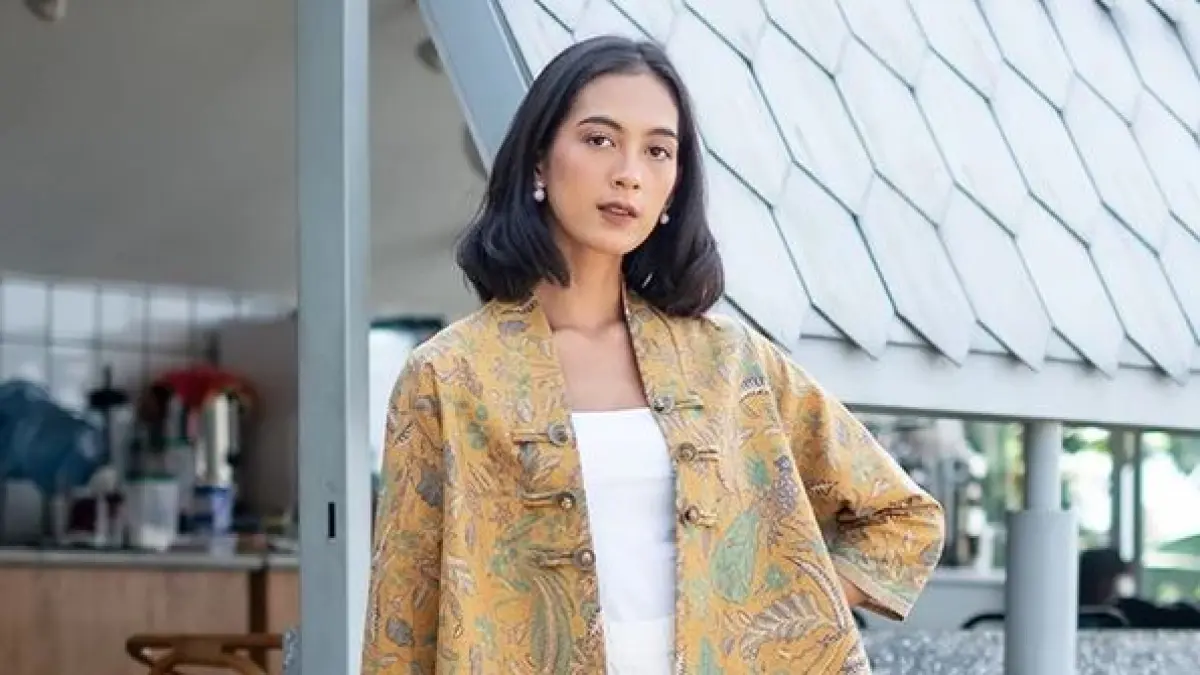 Ilustrasi rekomendasi blazer batik wanita. (nona rara)