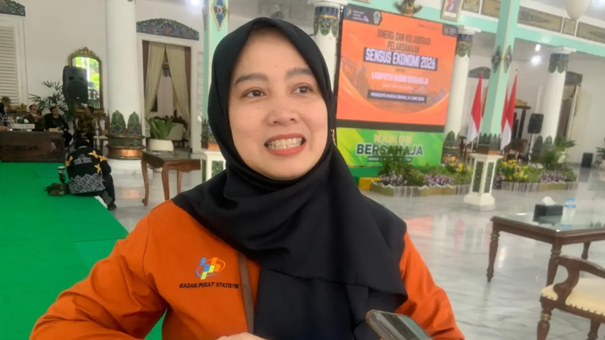 PIMPIN SENSUS: Kepala BPS Kabupaten Madiun Wisma Eka Nurcahyanti memastikan pelaksanaan Sensus Ekonomi 2026 dimulai 15 Juni hingga 31 Agustus dengan melibatkan 800 petugas lapangan. LODITYA FERNANDES/RADAR MADIUN