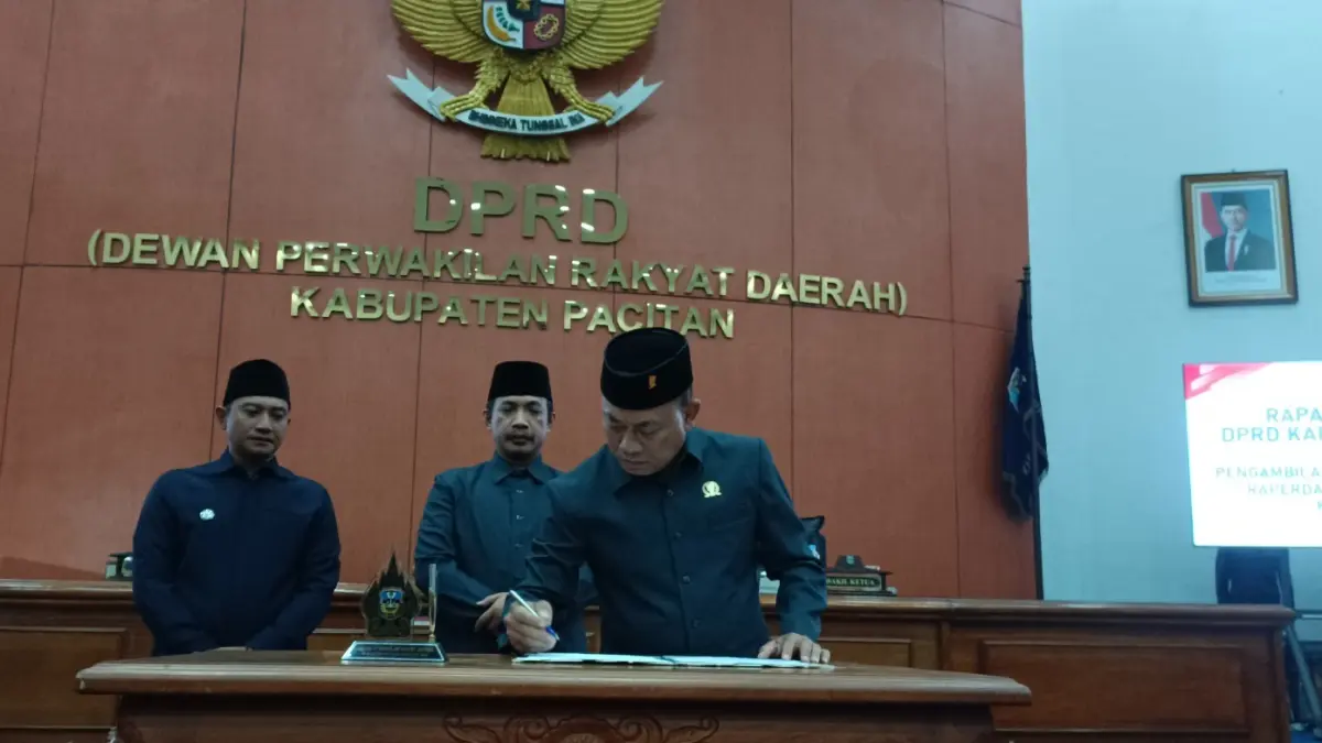 REGULASI BARU: DPRD Pacitan mengesahkan Perda Pilkades sebagai dasar pelaksanaan pemilihan kepala desa. NUR CAHYONO/RADAR PACITAH