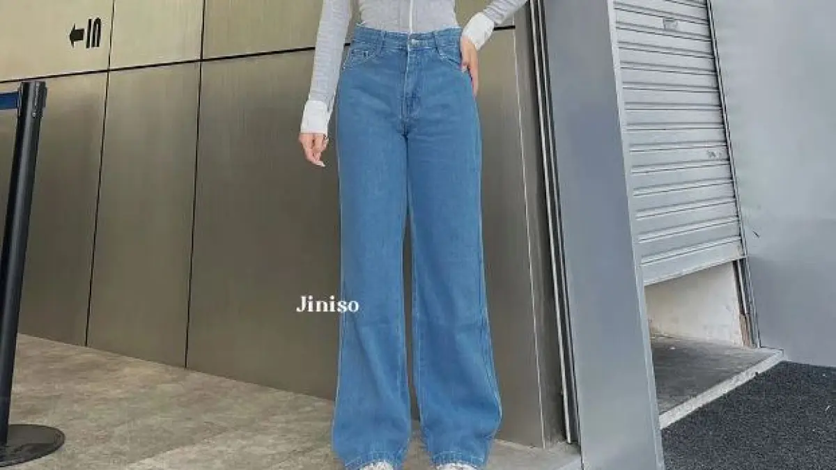 Ilustrasi rekomendasi baggy jeans wanita.