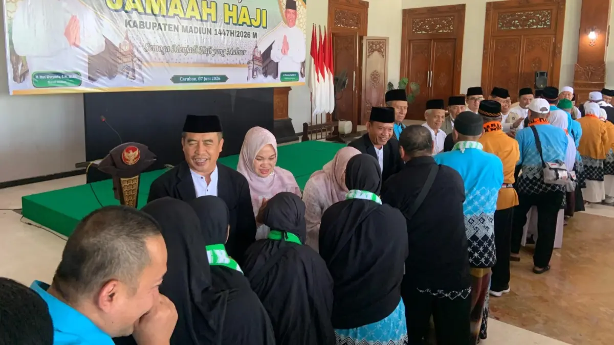 Jemaah haji asal Kabupaten Madiun setibanya di kampung halaman usai menjalankan ibadah di Tanah Suci. DOK RADAR MADIUN