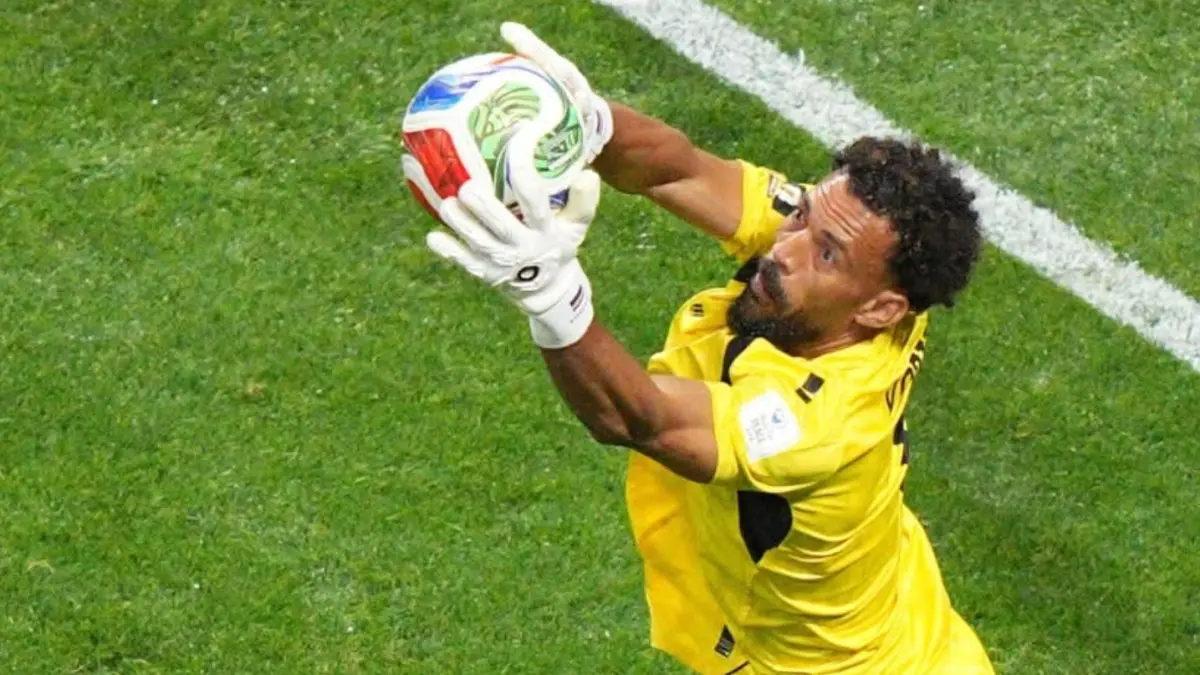 Kiper Tanjung Verde, Vozinha, tampil gemilang di laga vs Spanyol pada laga perdana mereka di Piala Dunia 2026.