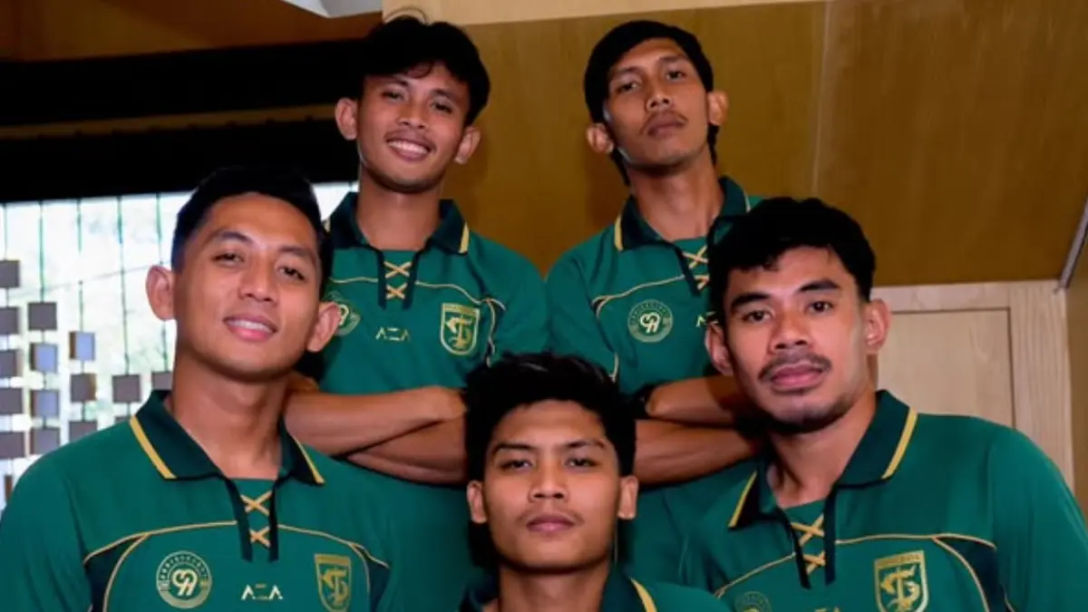 Persebaya Surabaya mendatangkan lima pemain baru sekaligus di bursa transfer BRI Super League 2026/2027. (IG @officialpersebaya)