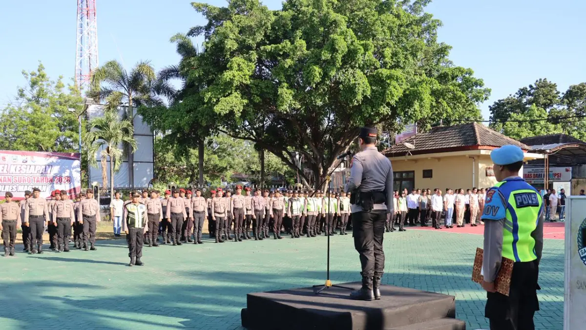 Personel gabungan TNI-Polri mengikuti Apel Gelar Pasukan di Mapolres Magetan, Senin (15/6). FOTO: HUMAS POLRES MAGETAN