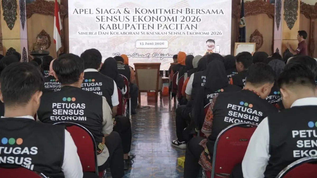 Petugas Sensus Ekonomi 2026 mulai melakukan pendataan di Kabupaten Pacitan. NUR CAHYONO/RADAR PACITAN