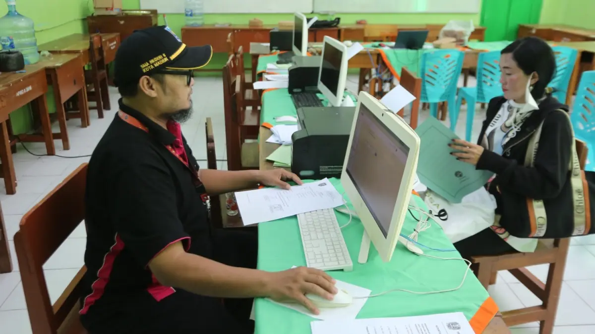 Proses Seleksi Penerimaan Murid Baru (SPMB) tahap pertama SMA dan SMK negeri di Kota Madiun resmi ditutup. BAGAS BIMANTARA/RADAR MADIUN