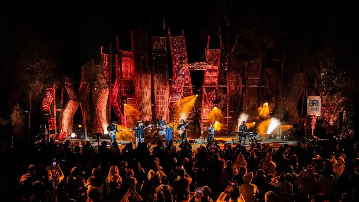BRI Jazz Gunung Series 2026 kembali digelar dengan menghadirkan deretan musisi nasional dan internasional di kawasan Gunung Slamet serta Gunung Bromo.