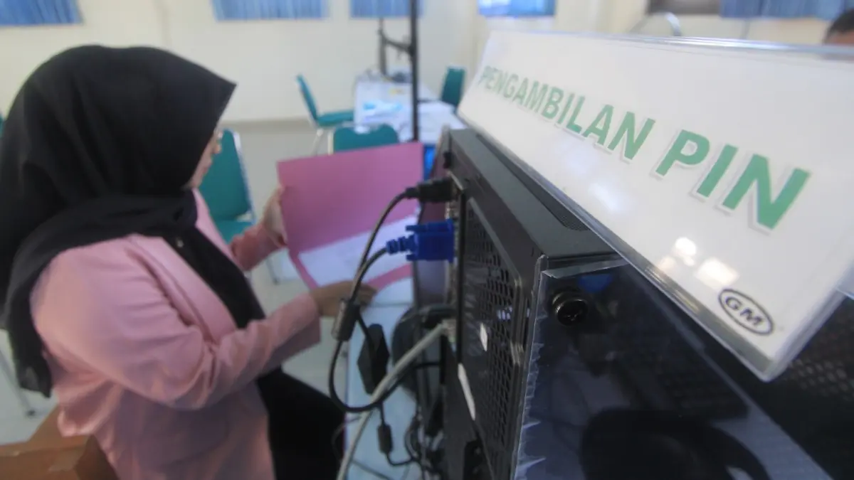 Proses SPMB SMA/SMK tahun ajaran 2026/2027 memasuki tahap pendaftaran jalur afirmasi, mutasi orang tua, dan prestasi yang dibuka mulai 17-18 Juni dengan sistem seleksi daring terpusat. SUGENG DWI N/RADAR PONOROOG