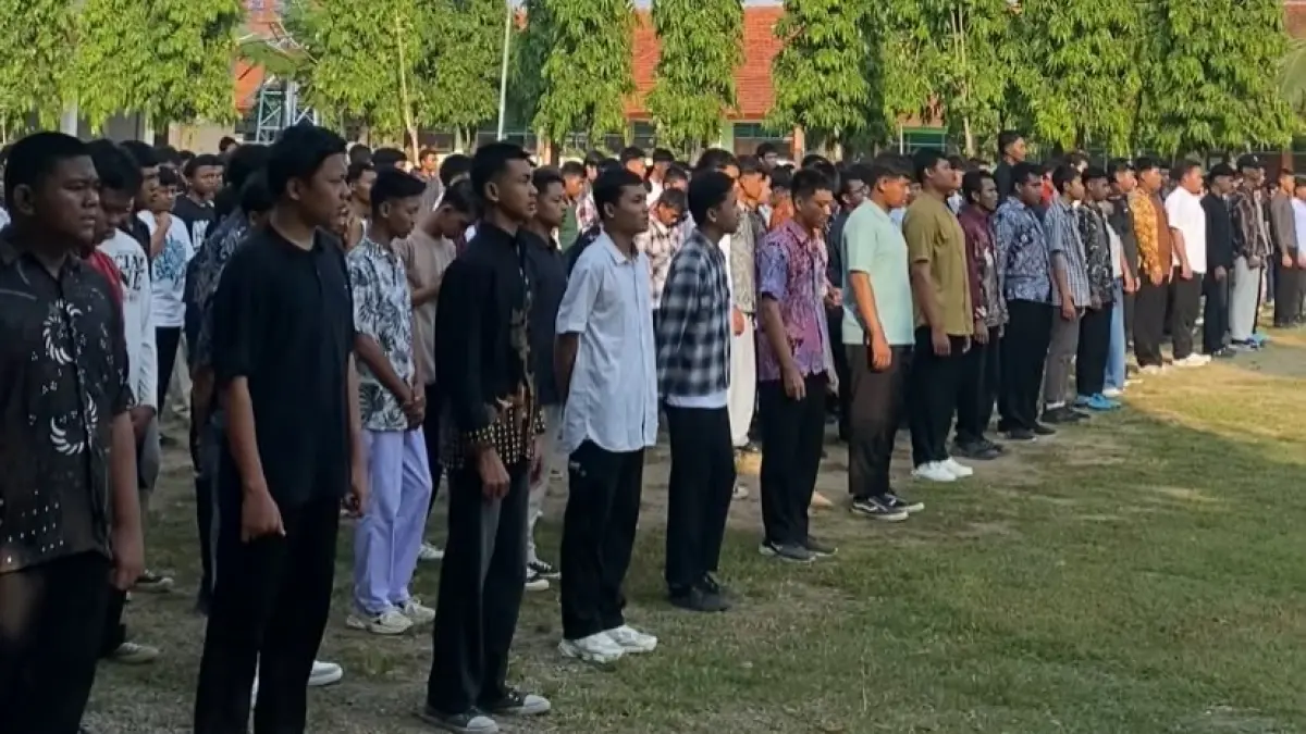 Siswa SMKN 5 Madiun mengikuti program Kamis Kreasi. FOTO: ISTIMEWA