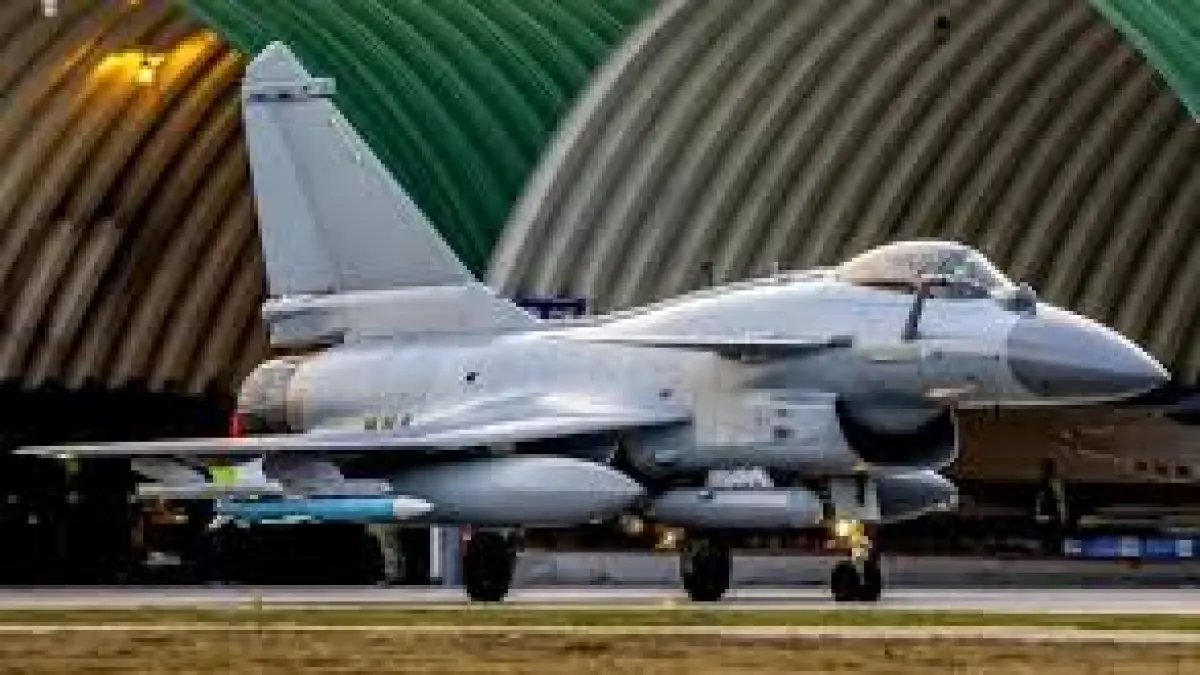 J-10 Fighter Jet (militarywatchmagazine)