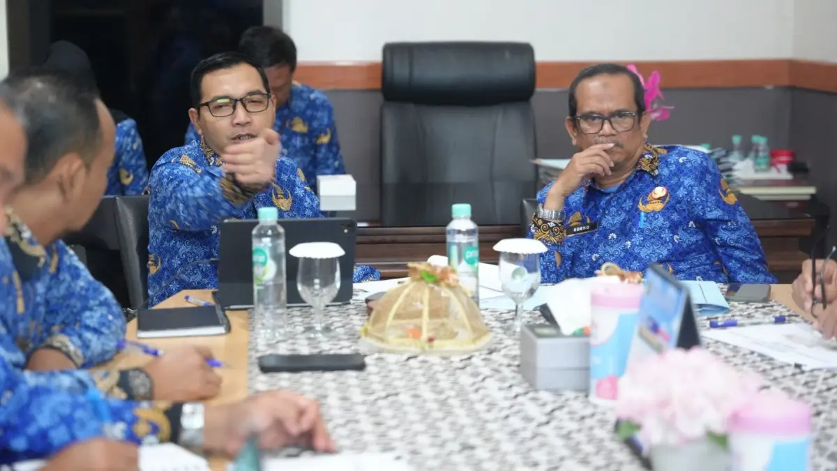 Plt Wali Kota Madiun F. Bagus Panuntun memimpin pembahasan rencana program OPD tahun 2027. FOTO: DISKOMINFO KOTA MADIUN