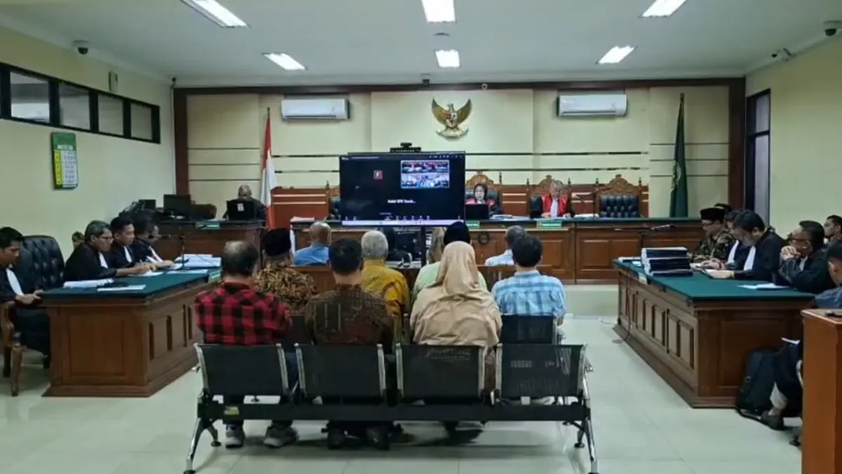 Proses persidangan dugaan korupsi dengan terdakwa Wali Kota Madiun nonaktif Maidi berlangsung di Pengadilan Tipikor Surabaya kemarin (18/6). FOTO: TANGKAPAN LAYAR