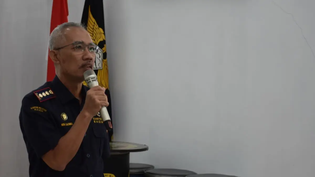 Kepala KPPBC TMP C Madiun, Heru Djatmika Sunindya, saat memberikan arahan pembuka.