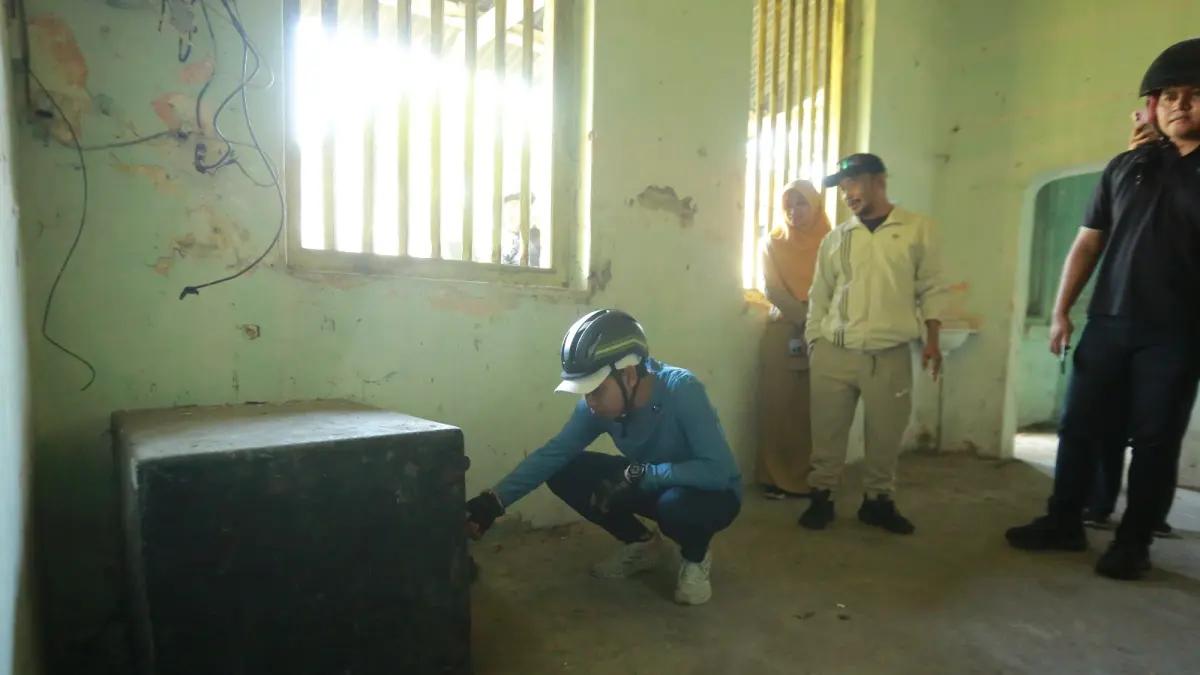 Plt Wali Kota Madiun F. Bagus Panuntun meninjau kawasan eks Rumah Tahanan Militer (RTM) di Jalan Ahmad Yani. BAGAS BIMANTARA/RADAR MADIUN