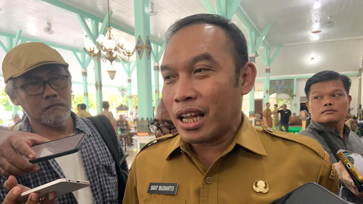 Sekretaris Daerah Kabupaten Madiun Sigit Budiarto. Pemkab menyiapkan program kunjungan bagi orang tua calon siswa untuk meningkatkan minat terhadap Sekolah Rakyat.