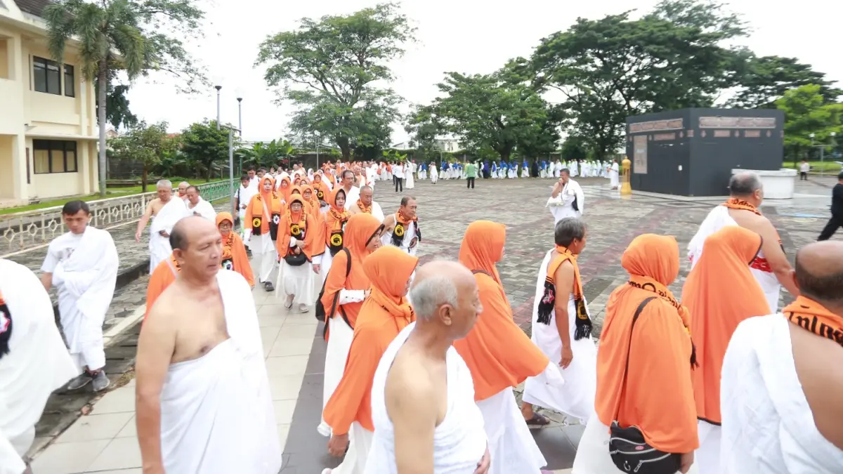 Calon jemaah haji mengikuti kegiatan manasik yang digelar Kemenhaj Kota Madiun. DOK RADAR MADIUN