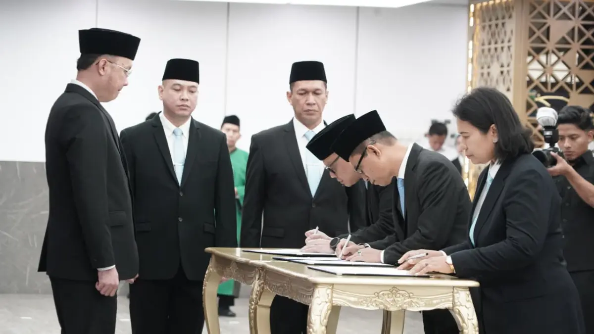 Dirjen Imigrasi melantik Kakanwil Imigrasi Jabar dan Kepala Kanim Jakbar baru sebagai langkah konkret pembenahan institusi setelah pejabat sebelumnya terjerat kasus KPK.