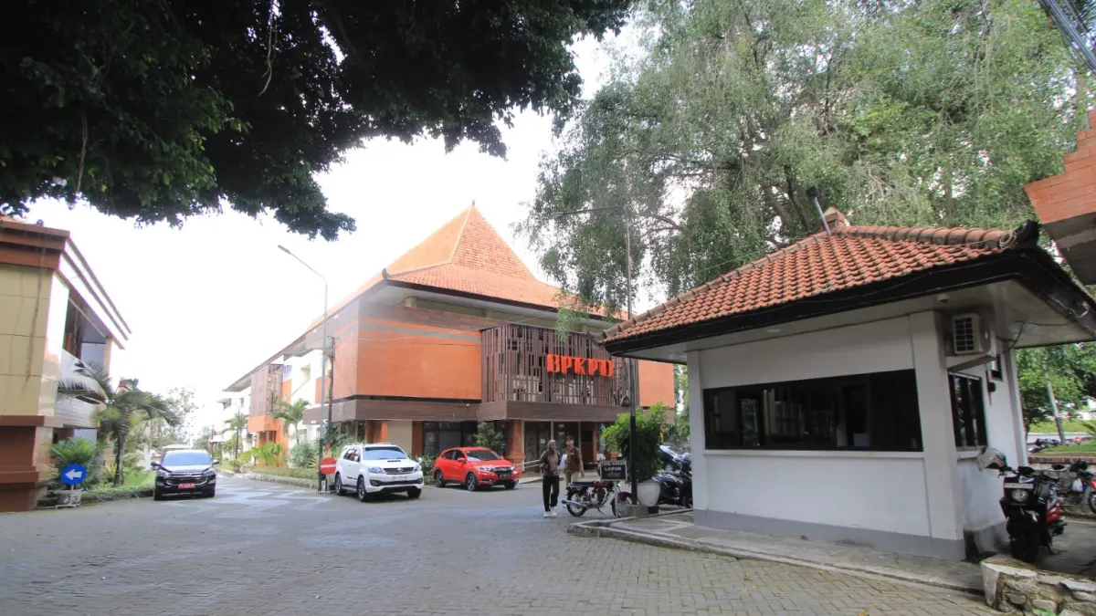 Kalangan DPRD Magetan meminta evaluasi menyeluruh terhadap sistem keamanan pusat pemerintahan setelah kasus pencurian tujuh laptop di lingkungan Setda Magetan beberapa waktu lalu. AJI PUTRA/RADAR MAGETAN