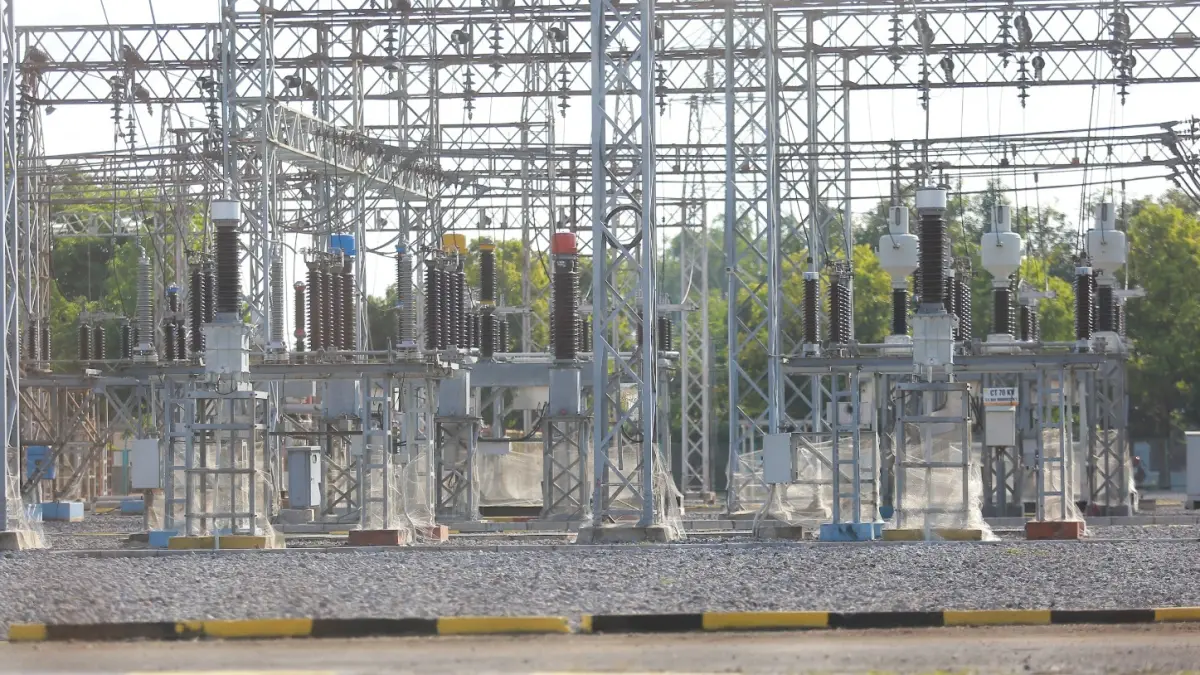 Ketua Komisi C DPRD Ponorogo Widodo menerima berbagai keluhan masyarakat terkait pemadaman listrik bergilir yang terjadi dalam beberapa hari terakhir dan berencana memanggil PLN untuk meminta penjelasan. BAGAS BIMANTARA/RADAR MADIUN