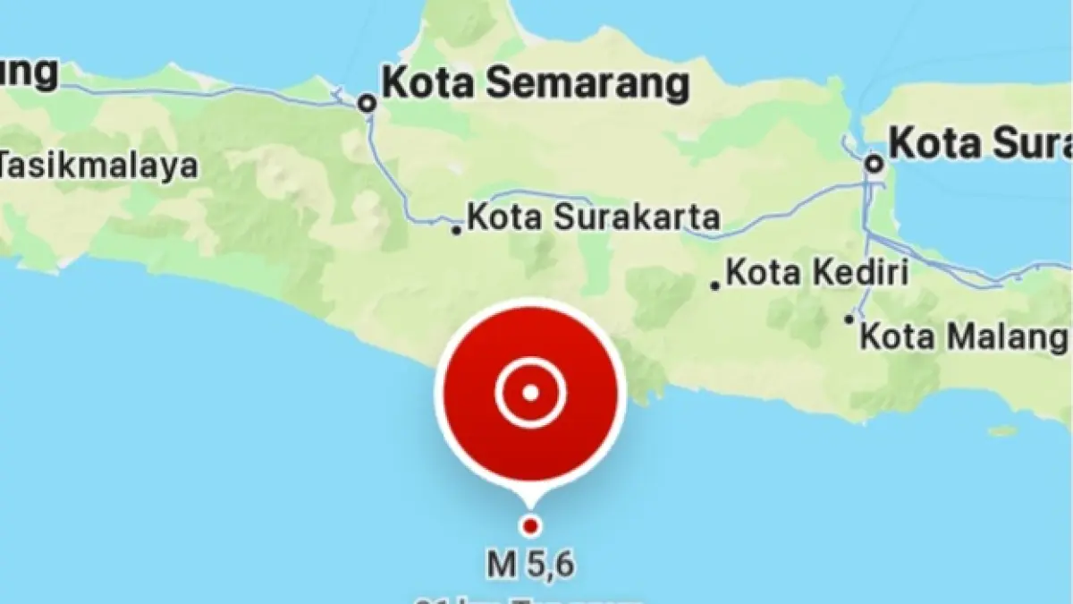 Pusat gempa berada di 86 KM tenggara Pacitan pada kedalaman 10 KM. (BMKG)