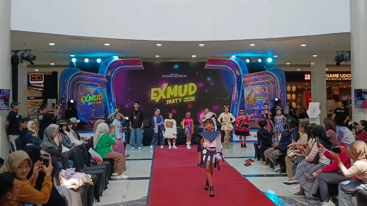 Fashion Show memeriahkan hari ketiga Exmud Party 2026.