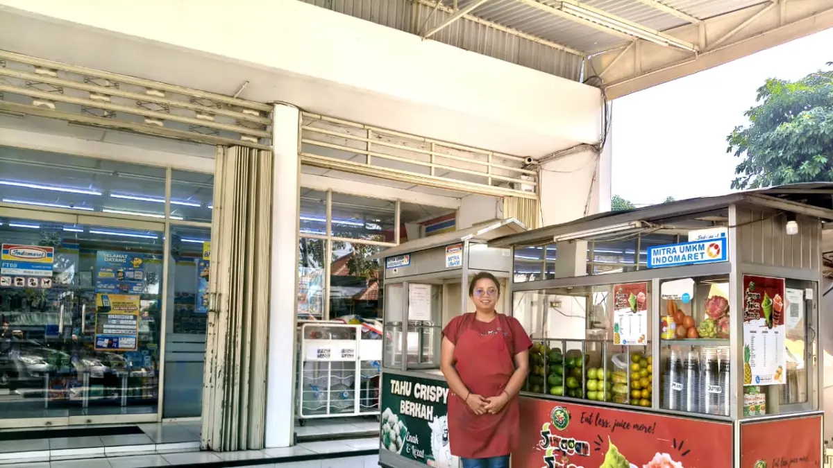Berawal dari rumah, usaha Juragan Jus Jumbo berhasil tumbuh dari Teras UMKM Indomaret.