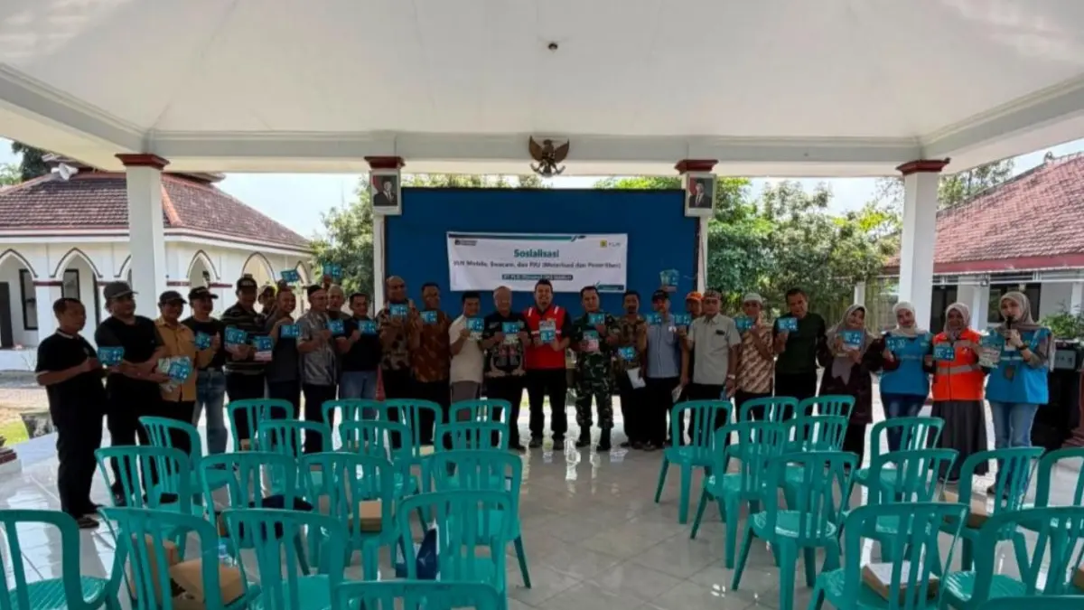 PLN ULP Dolopo menggelar sosialisasi penggunaan aplikasi PLN Mobile, fitur catat meter mandiri SwaCAM, hingga meterisasi PJU tertib bersama pemerintah Kelurahan Bangunsari.