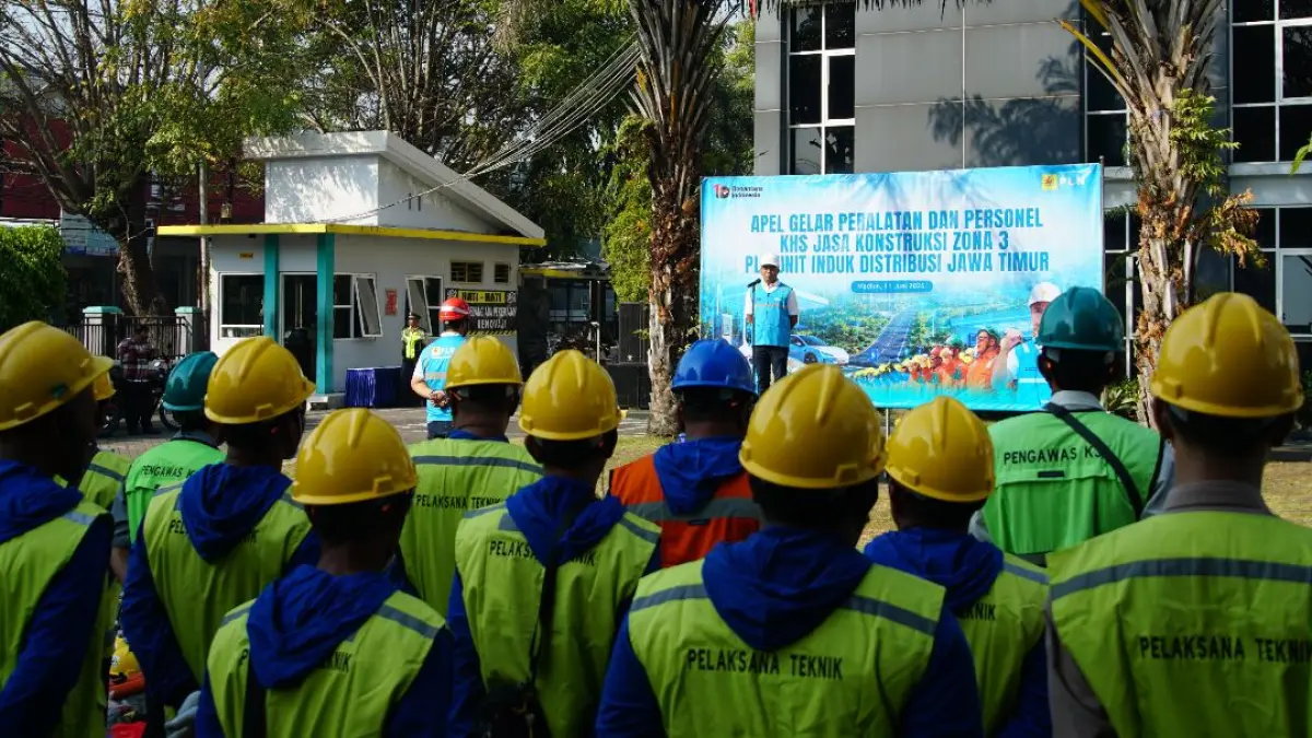 PT PLN (Persero) UP3 Madiun menggelar Apel Gelar Peralatan dan Personel Calon Penyedia Jasa Konstruksi Distribusi untuk memastikan keandalan pasokan listrik ke pelanggan dengan semangat memperingati Hari Lahir Pancasila.